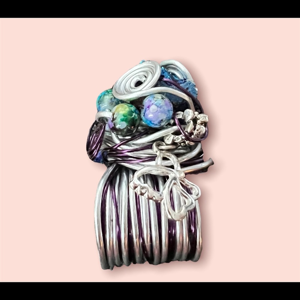 BLUE BERRY BUNCH CRYSTAL & RAW AGATE RING